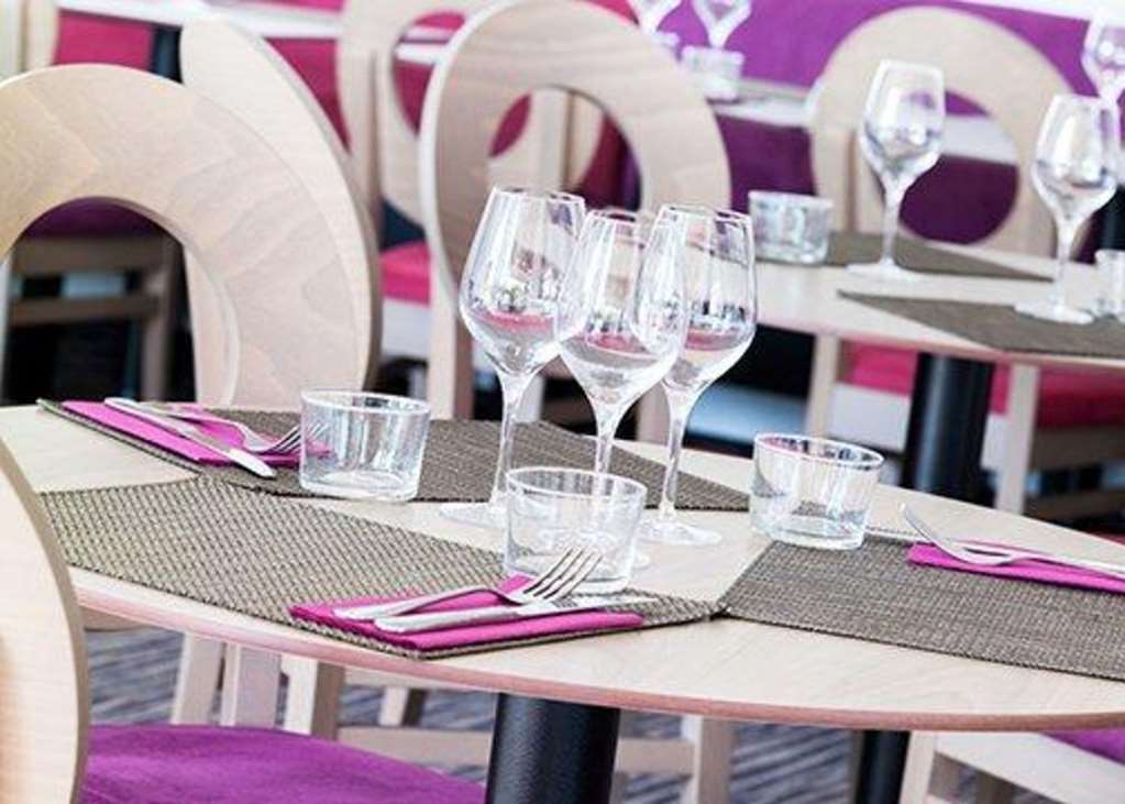 Quality Hotel Bordeaux Pessac Градинян Ресторант снимка